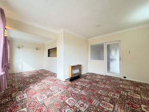 Kirkhurst Close- click for photo gallery